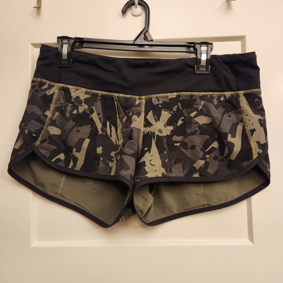 Speed Up Low-Rise Lined Short 2.5" - Pop Cut Fatigue Green Black / Black - Picture 2 of 9